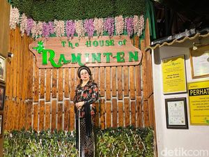 Sedep Mlekoh! Bakmi Jawa dan Ayam Goreng di The House of Raminten Sedep Mlekoh! Bakmi Jawa dan Ayam Goreng di The House of Raminten