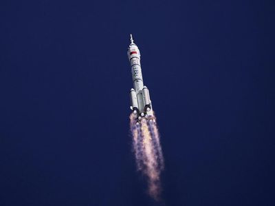 Shenzhou-20 Meluncur, China Lanjutkan Misi Antariksa