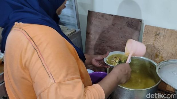 Soto Lamongan Sugiono di Pulau Tidung