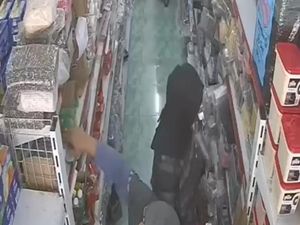 Sayembara Rp 1 Juta untuk Temukan Pencuri di Toko Bahan Kue Tasik Sayembara Rp 1 Juta untuk Temukan Pencuri di Toko Bahan Kue Tasik