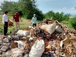 Tumpukan Sampah Pasar Gamping Dibuang Dekat Pantai Bantul Akhirnya Dikubur