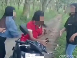 Video Viral Bullying Remaja Wanita di Blitar, Korban Dijambak 3 Orang