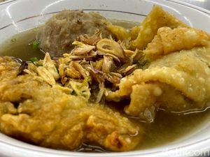 Video Kuliner Unik di Bandung: Batagor Kuah Mi Kocok