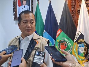 Iqbal Bantah Mutasi Besar-besaran Pejabat NTB Ditunda karena Faktor Politis Iqbal Bantah Mutasi Besar-besaran Pejabat NTB Ditunda karena Faktor Politis