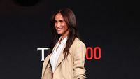 7 Gaya Quiet Luxury Meghan Markle dengan Setelan Oversized di Time100