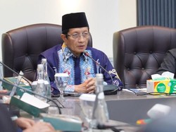 Menag Minta Petugas Fokus Layani Jemaah, Tidak Pentingkan Ibadah Personal