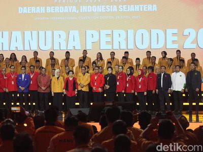 Momen Megawati-Anies Hadiri Pengukuhan Pengurus DPP Hanura 2024-2029