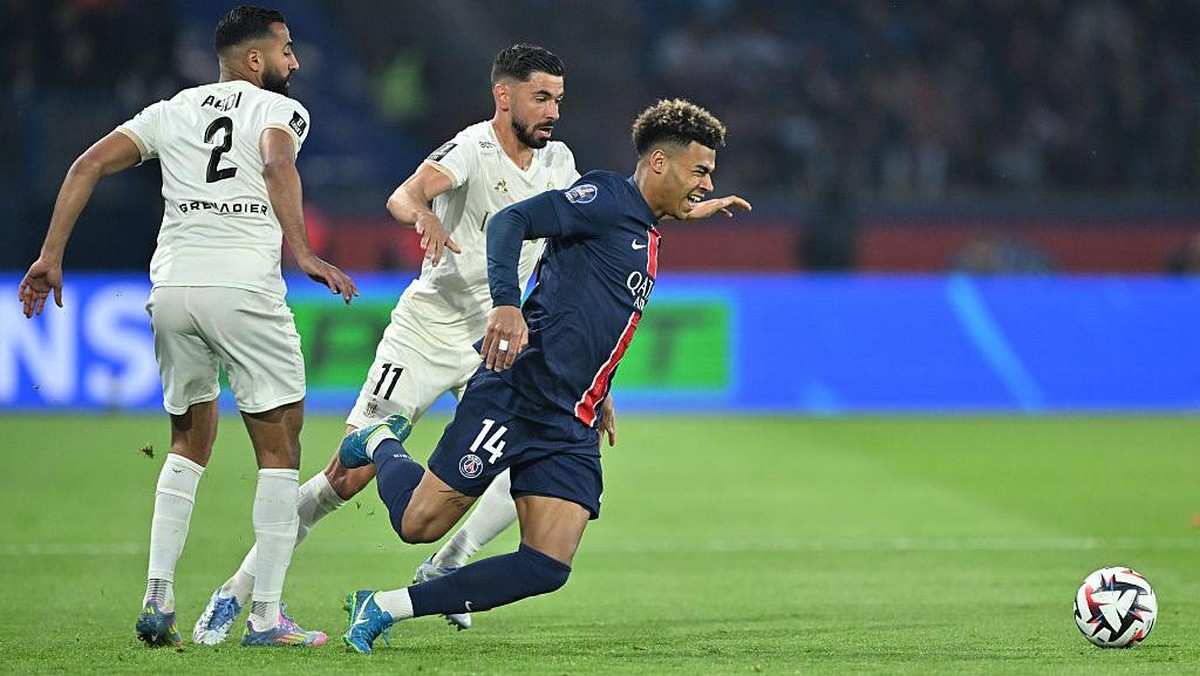 PSG kalah 1-3 dari Nice, membuat rekor tak terkalahkannya di Ligue 1 sirna. (Foto: Mustafa Yalcin/Anadolu via Getty Images)