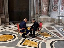 Video: Trump-Zelensky Bertemu di Sela-sela Pemakaman Paus Fransiskus