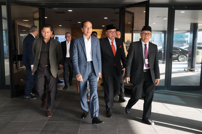 Empat utusan khusus Presiden Prabowo Subianto untuk menghadiri pemakaman Paus Fransiskus tiba di Roma pada Jumat (25/4) pagi. Termasuk Presiden RI ke-7 Joko Widodo (Jokowi).