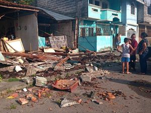 Puluhan Bangunan Hancur Imbas Gempa M 6,3 Ekuador, 20 Orang Terluka Puluhan Bangunan Hancur Imbas Gempa M 6,3 Ekuador, 20 Orang Terluka