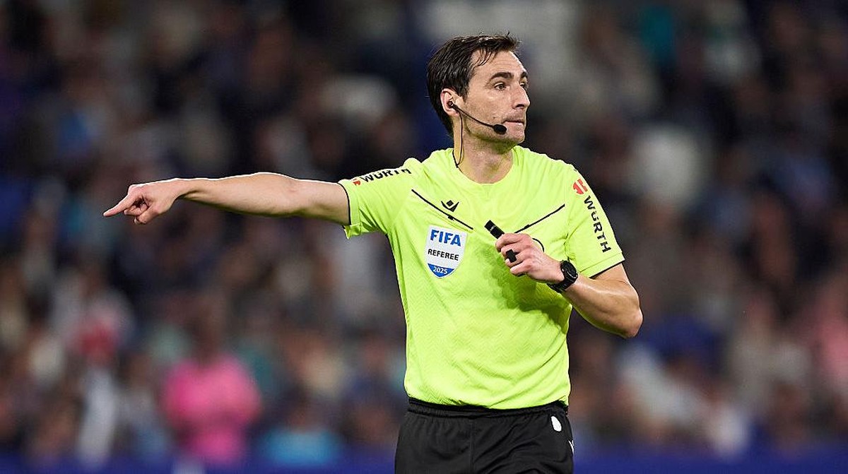 Ricardo de Burgos Bengoetxea, wasit final Copa del Rey akhir pekan ini. Foto: Getty Images/Quality Sport Images