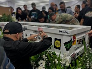 Deretan Musisi Melayat, Beri Penghormatan Terakhir Buat Ricky Seringai