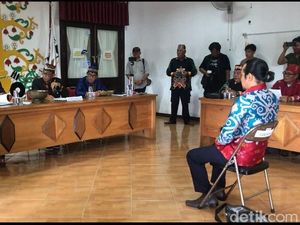 Sanksi Adat Dayak untuk Pemuda yang Parodikan Gubernur Kalteng Sanksi Adat Dayak untuk Pemuda yang Parodikan Gubernur Kalteng
