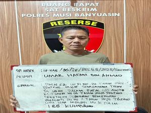 Umar Hasan Diringkus Polisi Muba Usai Sumur Minyak Ilegal Terbakar Umar Hasan Diringkus Polisi Muba Usai Sumur Minyak Ilegal Terbakar