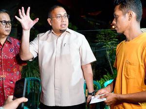 Bantu Uang, Andre Rosiade Minta Semen Padang Rehab Rumah Korban Tewas Ditabrak Truk