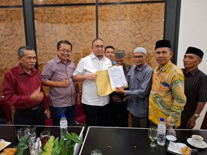 Ninik Mamak di Pessel Ngadu ke Andre Rosiade soal Tanah Ulayat Jadi Hutan Lindung Ninik Mamak di Pessel Ngadu ke Andre Rosiade soal Tanah Ulayat Jadi Hutan Lindung
