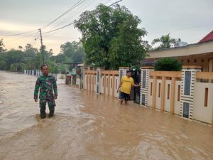 Tanggul Sungai Godo Jebol, Warga Desa di Tambakromo Pati Kebanjiran Tanggul Sungai Godo Jebol, Warga Desa di Tambakromo Pati Kebanjiran