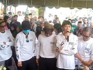 Bimbim Slank Ungkap Bunda Iffet Minta Pulang ke Rumah-Pamit Sebelum Meninggal Bimbim Slank Ungkap Bunda Iffet Minta Pulang ke Rumah-Pamit Sebelum Meninggal