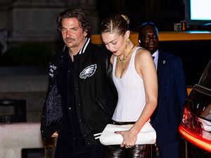 Ciuman Gigi Hadid Tanda Pacari Bradley Cooper Ciuman Gigi Hadid Tanda Pacari Bradley Cooper