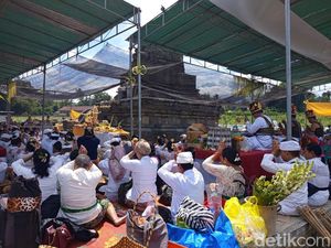 Umat Hindu Gelar Puja Basmangkuram Jagat Kertih di Candi Lumbung Magelang Umat Hindu Gelar Puja Basmangkuram Jagat Kertih di Candi Lumbung Magelang