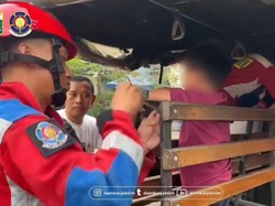 Bocah di Jaktim Nyangkut di Celah Kursi Mobil Satpol PP, Damkar Evakuasi