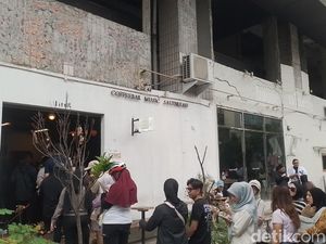 Blok M Bukan Sekadar Wisata Kuliner, tapi Juga Tempat Menumpahkan Penasaran Blok M Bukan Sekadar Wisata Kuliner, tapi Juga Tempat Menumpahkan Penasaran