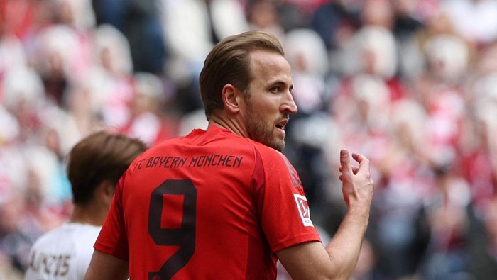 Harry Kane Soccer Football - Bundesliga - Bayern Munich v 1. FSV Mainz 05 - Allianz Arena, Munich, Germany - April 26, 2025 Bayern Munichs Harry Kane during the warm up before the match REUTERS/Gintare Karpaviciute DFL REGULATIONS PROHIBIT ANY USE OF PHOTOGRAPHS AS IMAGE SEQUENCES AND/OR QUASI-VIDEO.