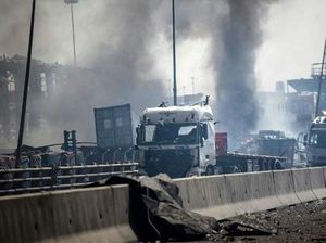 Iran Tutup Sekolah-Kantor Usai Ledakan Dahsyat di Pelabuhan Shahid Rajaee