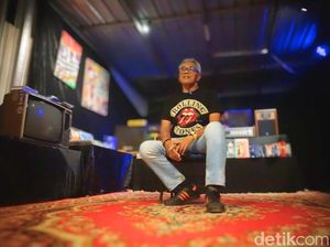 Kisah Kesetiaan Anto dan Koleksi Musik Rocknya Kisah Kesetiaan Anto dan Koleksi Musik Rocknya
