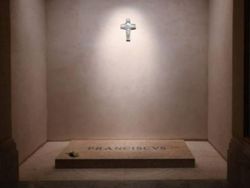 Potret Makam Paus Fransiskus di Gereja Santa Maria Maggiore Potret Makam Paus Fransiskus di Gereja Santa Maria Maggiore