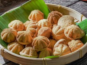 Resep Kuih Bahalu Malaysia yang Empuk Legit Untuk Ngopi Resep Kuih Bahalu Malaysia yang Empuk Legit Untuk Ngopi