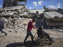 Warga Gaza Hadapi Ancaman Pembunuh Senyap dari Puing Bangunan