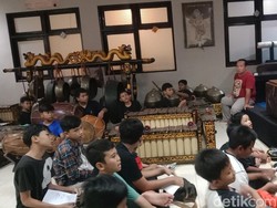 Sanggar Baladewa, Rumah Anak-anak Surabaya Belajar Karawitan dan Wayang