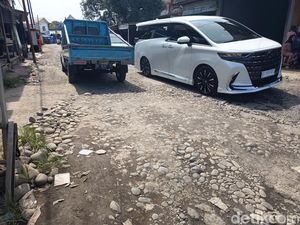Warga Keluhkan Jalan Poros Gowa-Takalar di Bontoramba 4 Tahun Rusak Parah Warga Keluhkan Jalan Poros Gowa-Takalar di Bontoramba 4 Tahun Rusak Parah