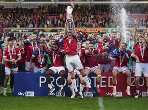Wrexham si Pengukir Rekor Promosi Langsung Bidik Premier League Wrexham si Pengukir Rekor Promosi Langsung Bidik Premier League