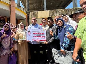 Andre Rosiade Bantu Ambulans-Bagi Sembako buat Perantau Lengayang di Padang Andre Rosiade Bantu Ambulans-Bagi Sembako buat Perantau Lengayang di Padang