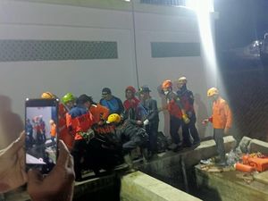 Kemensos Segera Beri Santunan ke Ahli Waris Korban Longsor Ponpes Gontor Kemensos Segera Beri Santunan ke Ahli Waris Korban Longsor Ponpes Gontor
