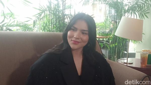 Eits... Davina Karamoy Kasih Senyuman Pagi Nih