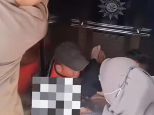 Sederet Fakta Guru di Surabaya Pingsan Usai Terjebak dalam Lift Sederet Fakta Guru di Surabaya Pingsan Usai Terjebak dalam Lift