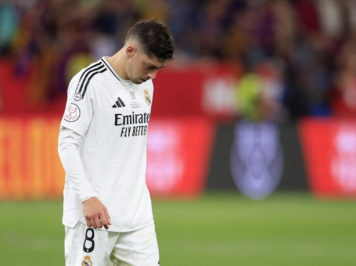 Soccer Football - Copa del Rey - Final - FC Barcelona v Real Madrid - Estadio de La Cartuja, Seville, Spain - April 27, 2025 Real Madrids Federico Valverde looks dejected after the match REUTERS/Borja Suarez