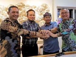 2 Gubernur Sepakat Selesaikan Jalan Perbatasan Sumalindo-Apau Kayan