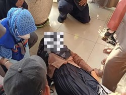 Guru yang Sempat Terjebak di Lift Sekolah Dilarikan ke Rumah Sakit