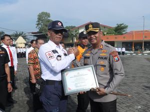 Operasi Ketupat Semeru 2025 Sukses, Kapolres Mojokerto Beri Penghargaan Operasi Ketupat Semeru 2025 Sukses, Kapolres Mojokerto Beri Penghargaan