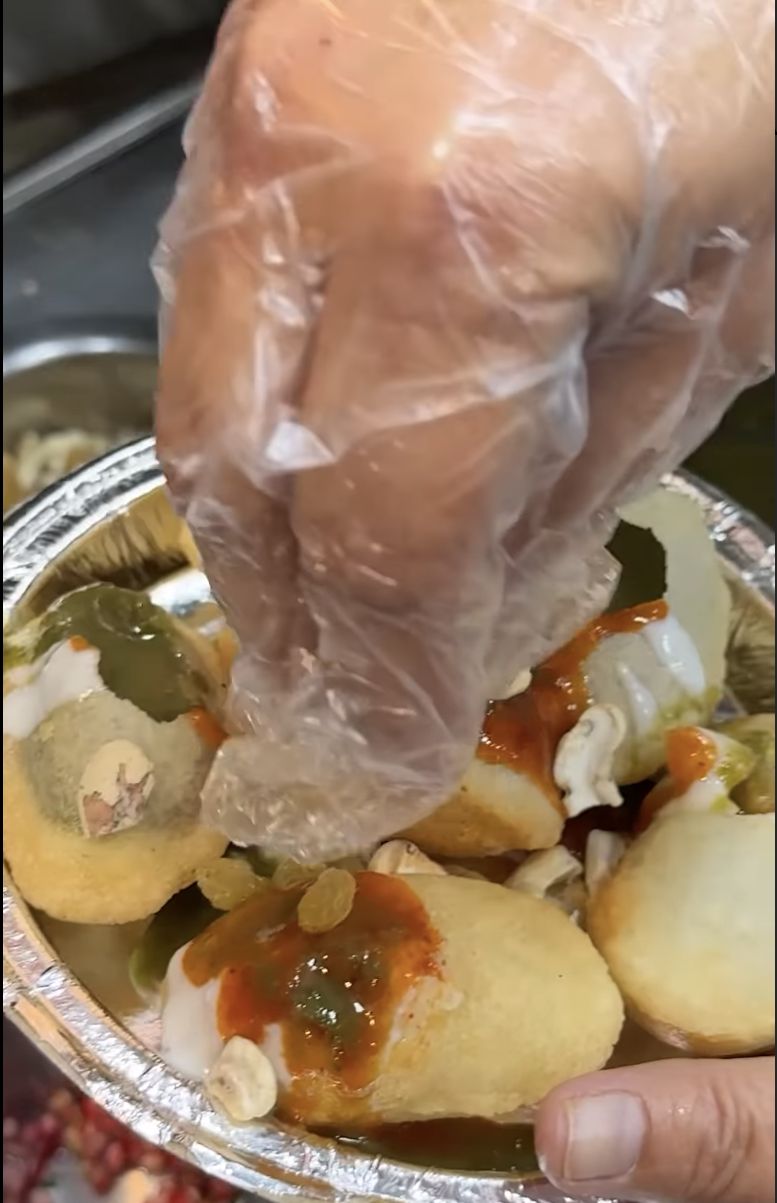 Keren! Nenek 62 Tahun Ini Masih Semangat Buka Warung Makan