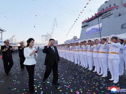 Video: Peluncuran Kapal Perang Korut Berujung Kecelakaan, Kim Jong Un Murka