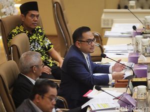 MK Perintahkan Bikin Lembaga Awasi ASN, Komisi II DPR: Jadi Masukan Revisi UU MK Perintahkan Bikin Lembaga Awasi ASN, Komisi II DPR: Jadi Masukan Revisi UU