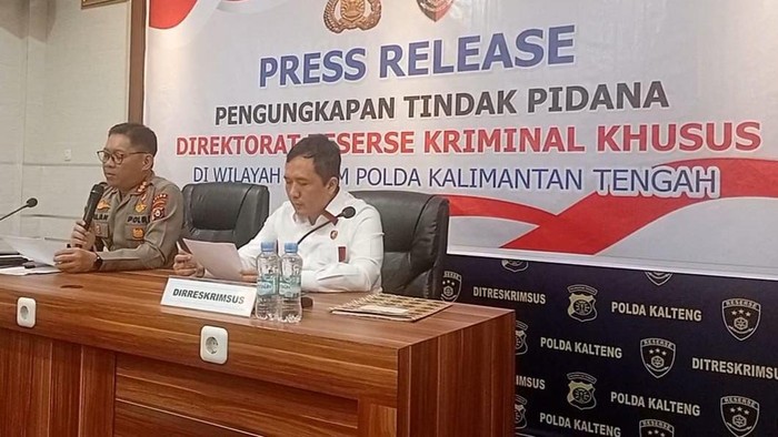 Konferensi Pers Pengungkapan Tindak Pidana di Wilayah Polda Kalteng Konferensi Pers Pengungkapan Tindak Pidana di Wilayah Polda Kalteng pelajar Sampit