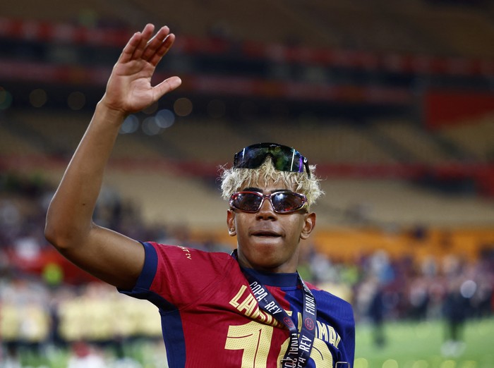 Soccer Football - Copa del Rey - Final - FC Barcelona v Real Madrid - Estadio de La Cartuja, Seville, Spain - April 26, 2025 FC Barcelonas Lamine Yamal celebrates after the match REUTERS/Borja Suarez