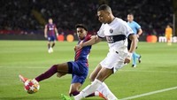 Di leg 2 perempatfinal Liga Champions 2023/2024, Mbappe cs (PSG) berhasil revans dengan meraih kemenangan 4-1 dari Yamal dkk. (Barcelona). Mbappe pun bikin skor dengan Yamal menjadi 1-1. Foto: AFP/JOSEP LAGO